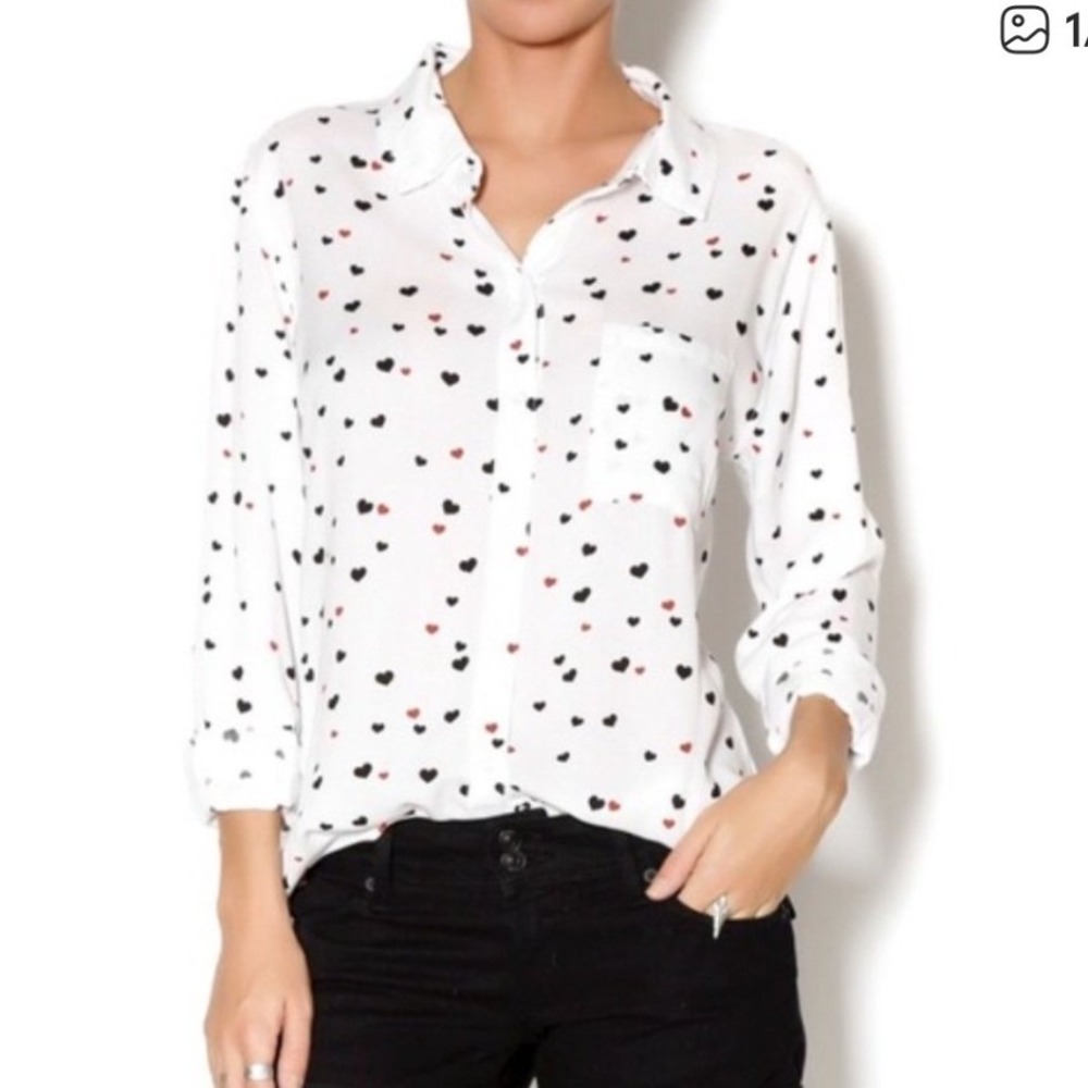 Rails Hearts a flutter‎ Rocsi button front rayon heart print shirt  M Valentines